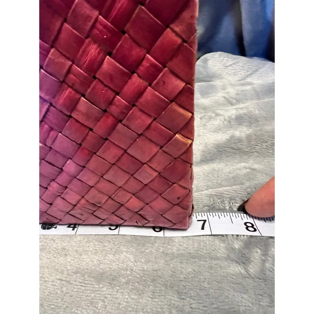 N/A vibrant magenta